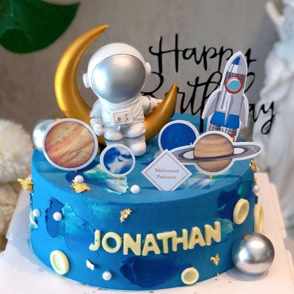 Astronaut 宇航员(Decoration topper might slightly different depending on stock)