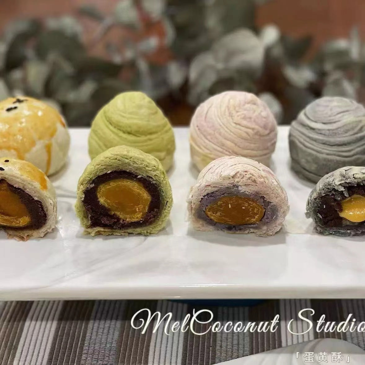 Egg Yolk Pastry 蛋黄酥(Pre-order required)