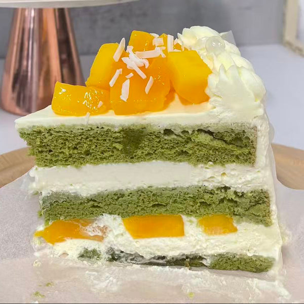 Mango & Coconut Cream with Pandan Chiffon Cake 椰奶斑斓芒果