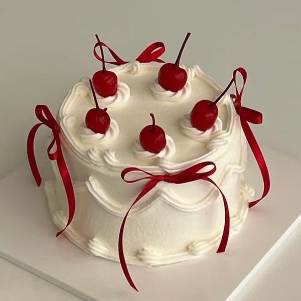 Retro-style Piping Cake with Cherry & Ribbon 复古樱桃奶油裱花(丝带)蛋糕