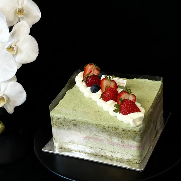 Pistachio Cake (Flourless) whole size pre-order required