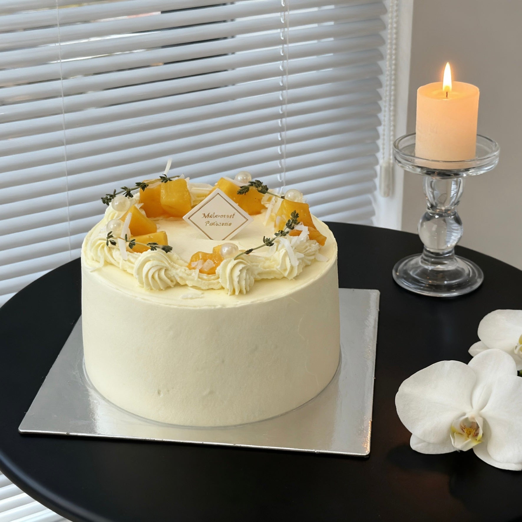 Mango & Coconut Cream with Pandan Chiffon Cake 椰奶斑斓芒果