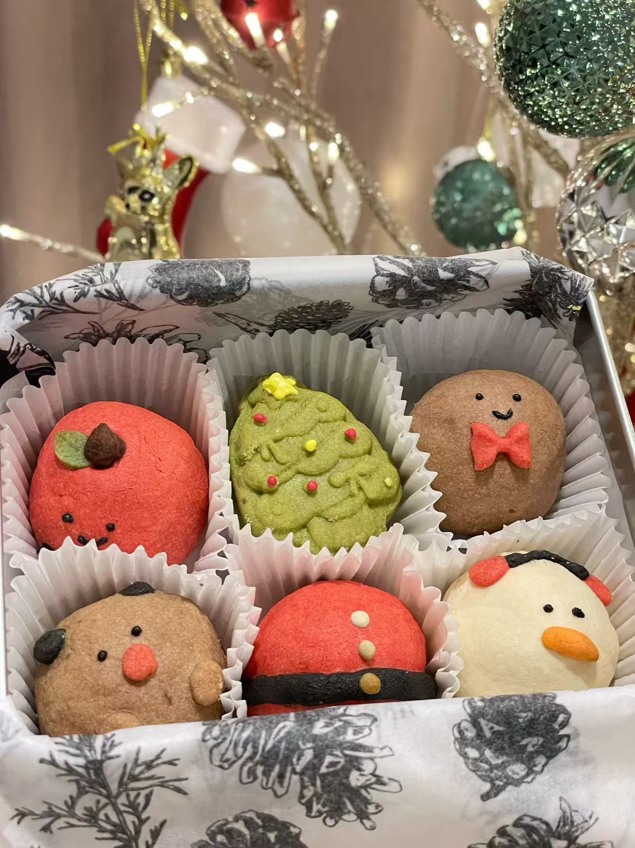 Xmas Pineapple Cake (6 pcs/ Tin Box)