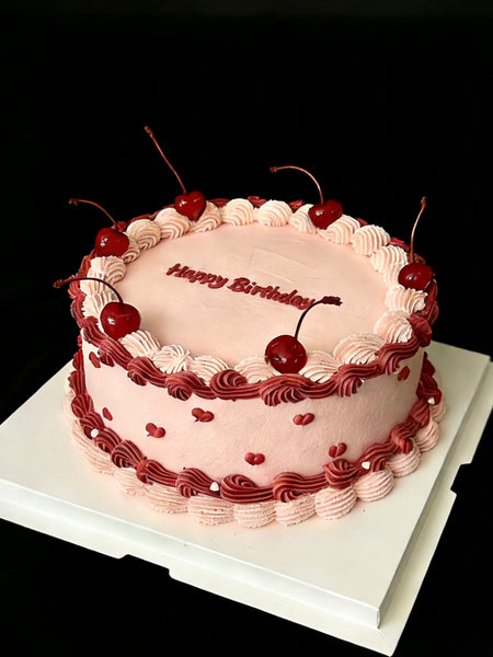 Retro-style Piping Cake with Cherry 复古樱桃奶油裱花蛋糕