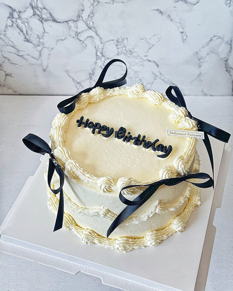 Retro Style Cream Flowers with Ribbon 丝带复古奶油裱花