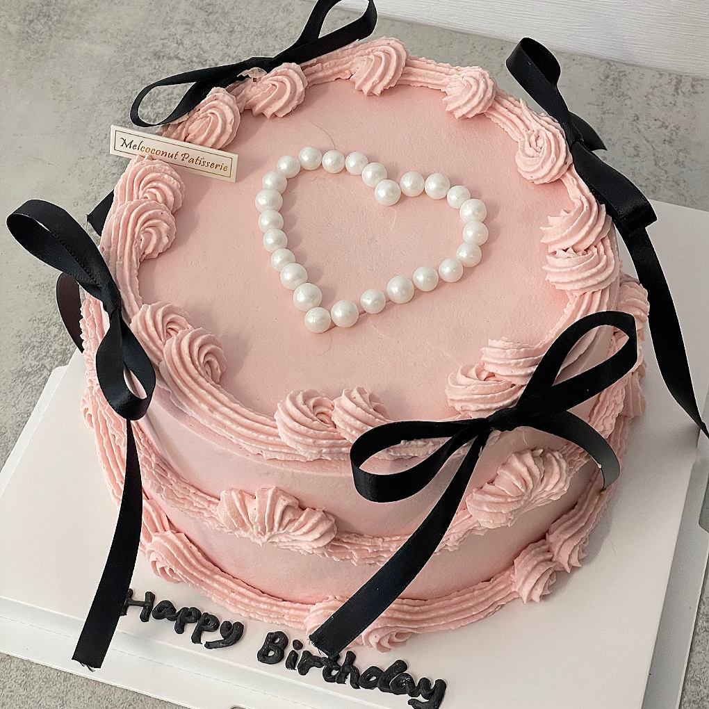 Retro Style Cream Flowers with Ribbon 丝带复古奶油裱花